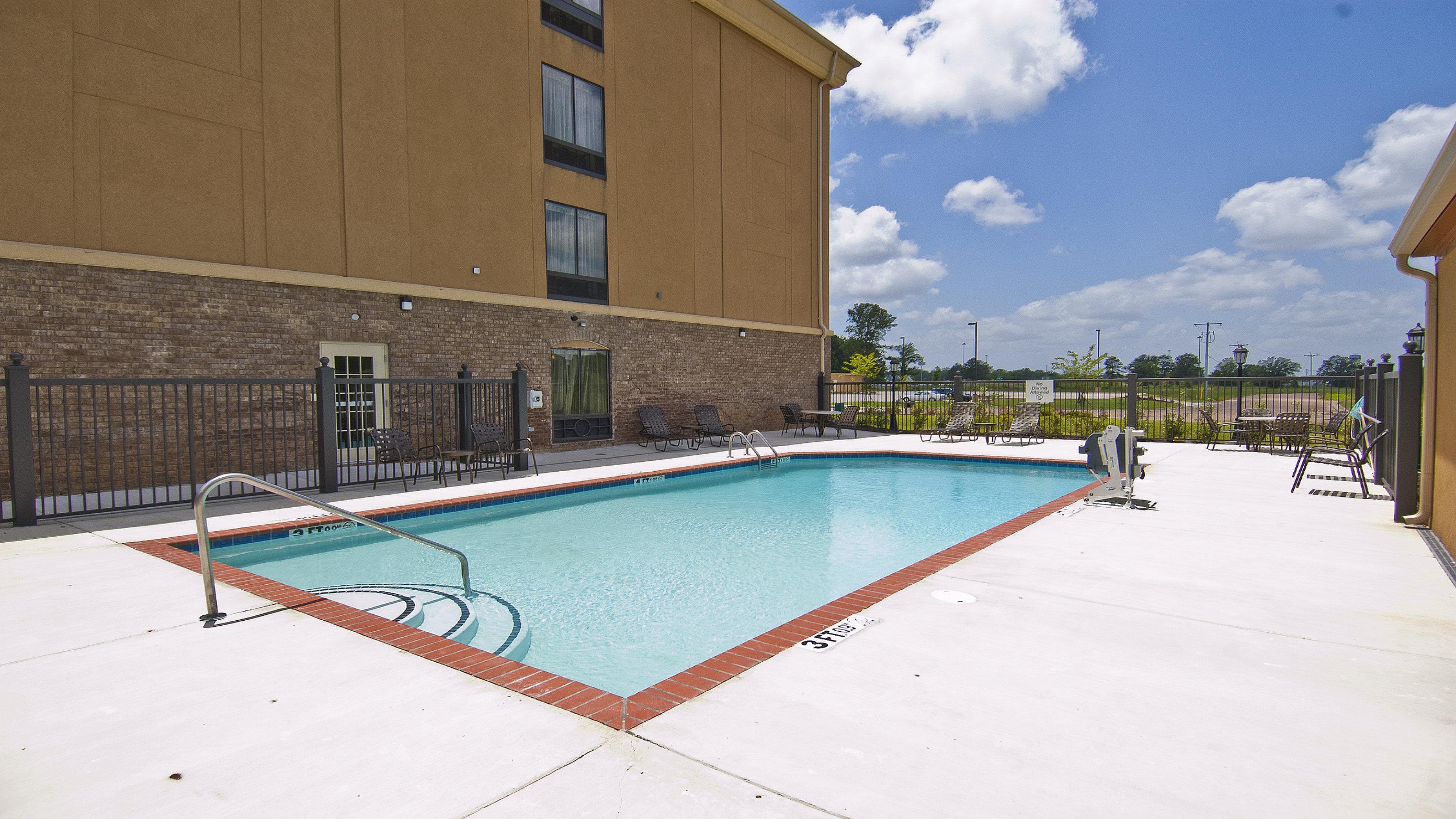 Holiday Inn Express & Suites Jackson/Pearl International Airport Exterior foto