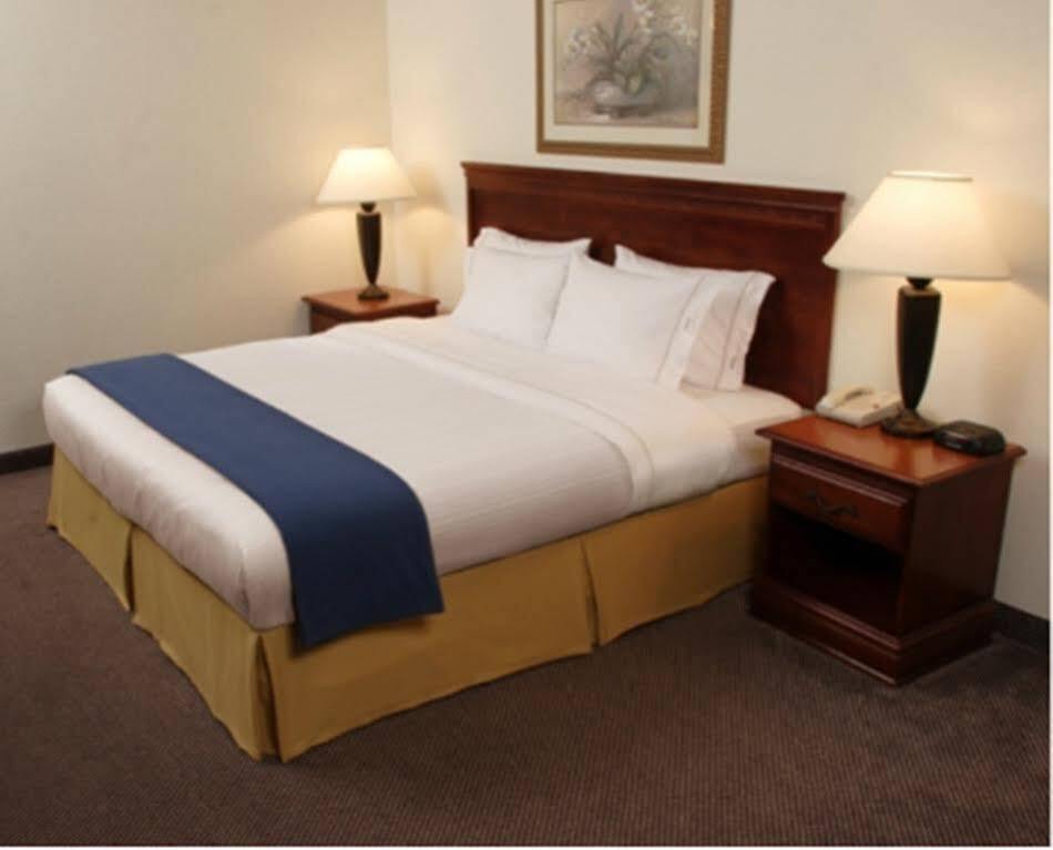 Holiday Inn Express & Suites Jackson/Pearl International Airport Exterior foto