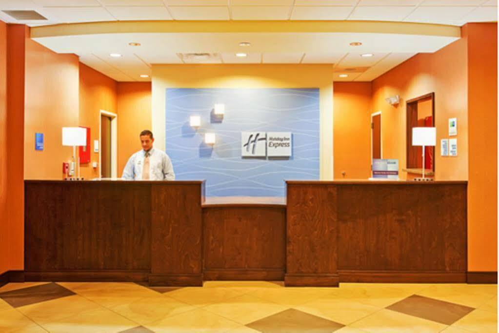 Holiday Inn Express & Suites Jackson/Pearl International Airport Exterior foto